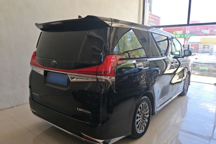 Used Lexus LM 2020 300h Seven-Seat Elegant Edition Rear Right 45 Deg