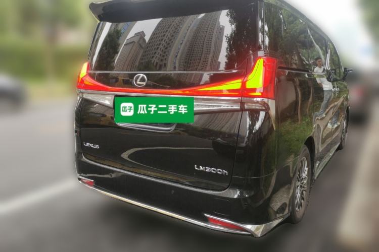 Used Lexus LM 2020 300h Seven-Seat Elegant Edition Rear Right 45 Deg