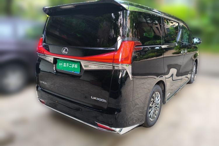 Used Lexus LM 2020 300h Seven-Seat Elegant Edition Rear Right 45 Deg