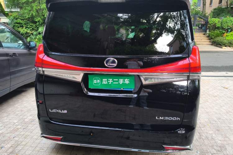 Used Lexus LM 2020 300h Seven-Seat Elegant Edition Rear