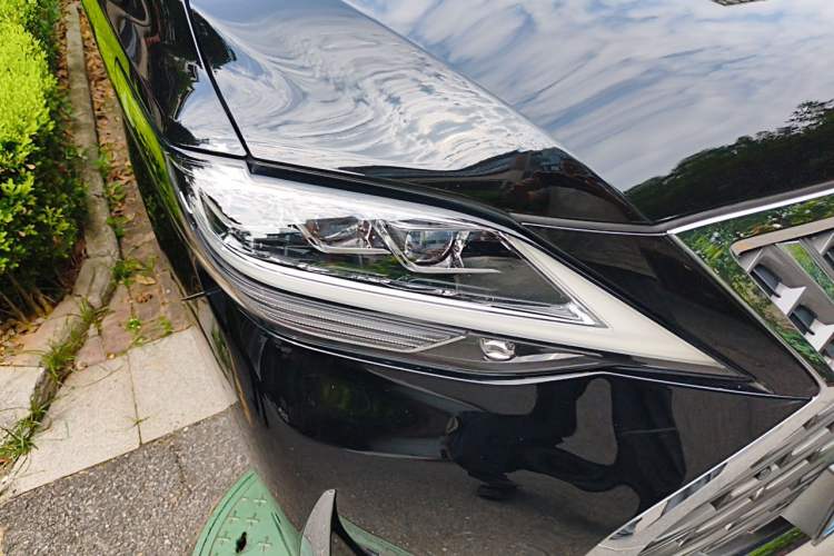 Used Lexus LM 2020 300h Seven-Seat Elegant Edition Right Front Headlight