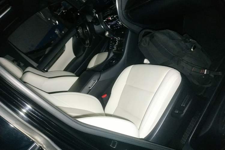 Used Lexus LM 2020 300h Four-Seat Grand Edition Right Front Seat