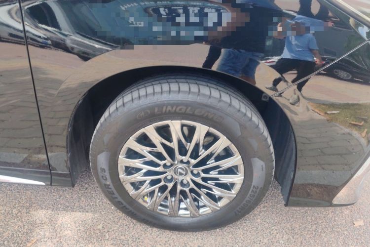Used Lexus LM 2020 300h Seven-Seat Elegant Edition Right Front Wheel Hub