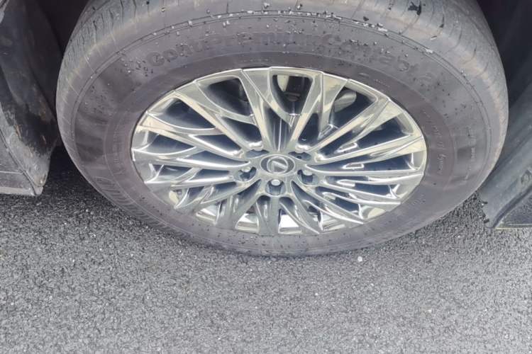 Used Lexus LM 2020 300h Seven-Seat Elegant Edition Right Front Wheel Hub