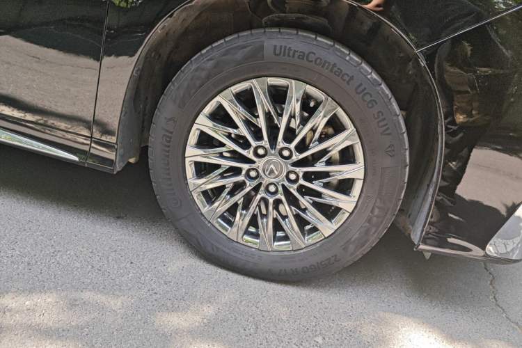 Used Lexus LM 2020 300h Four-Seat Grand Edition Right Front Wheel Hub