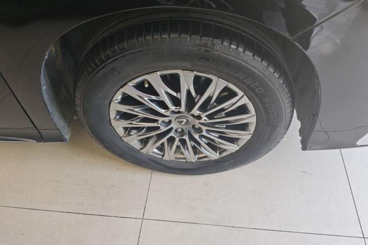 Used Lexus LM 2020 300h Seven-Seat Elegant Edition Right Front Wheel Hub