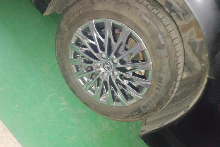 Used Lexus LM 2020 300h Seven-Seat Elegant Edition Right Front Wheel Hub