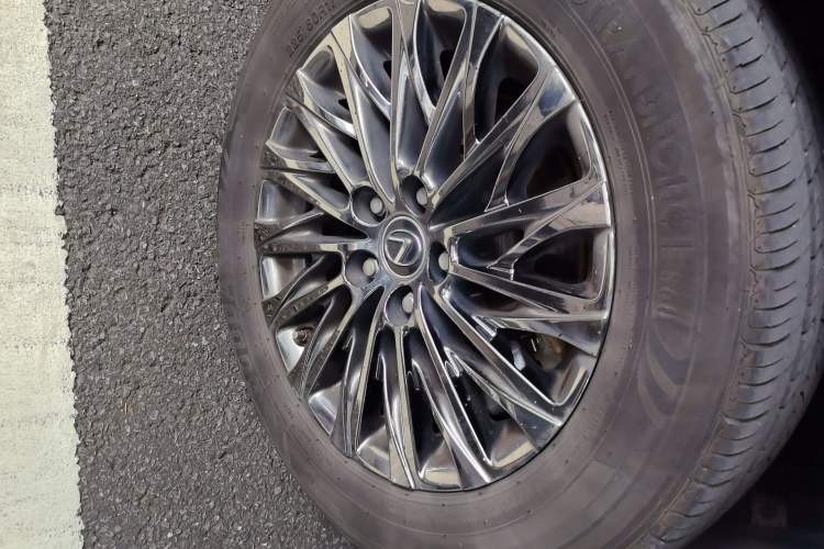 Used Lexus LM 2020 300h Seven-Seat Elegant Edition Right Front Wheel Hub