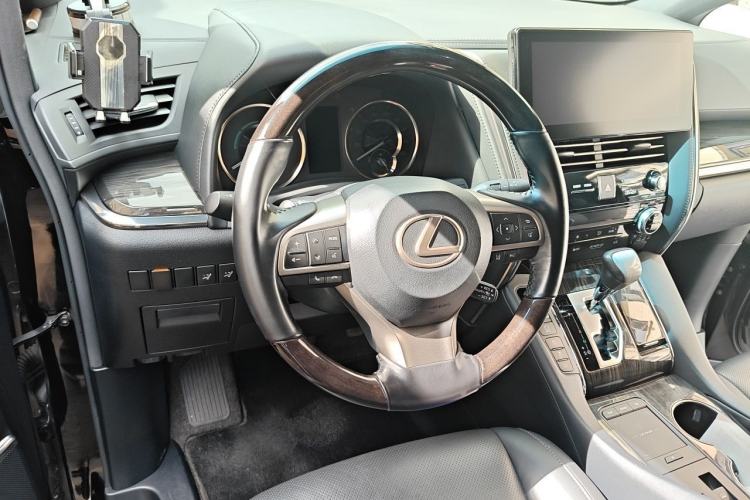 Used Lexus LM 2020 300h Four-Seat Grand Edition Steering Wheel