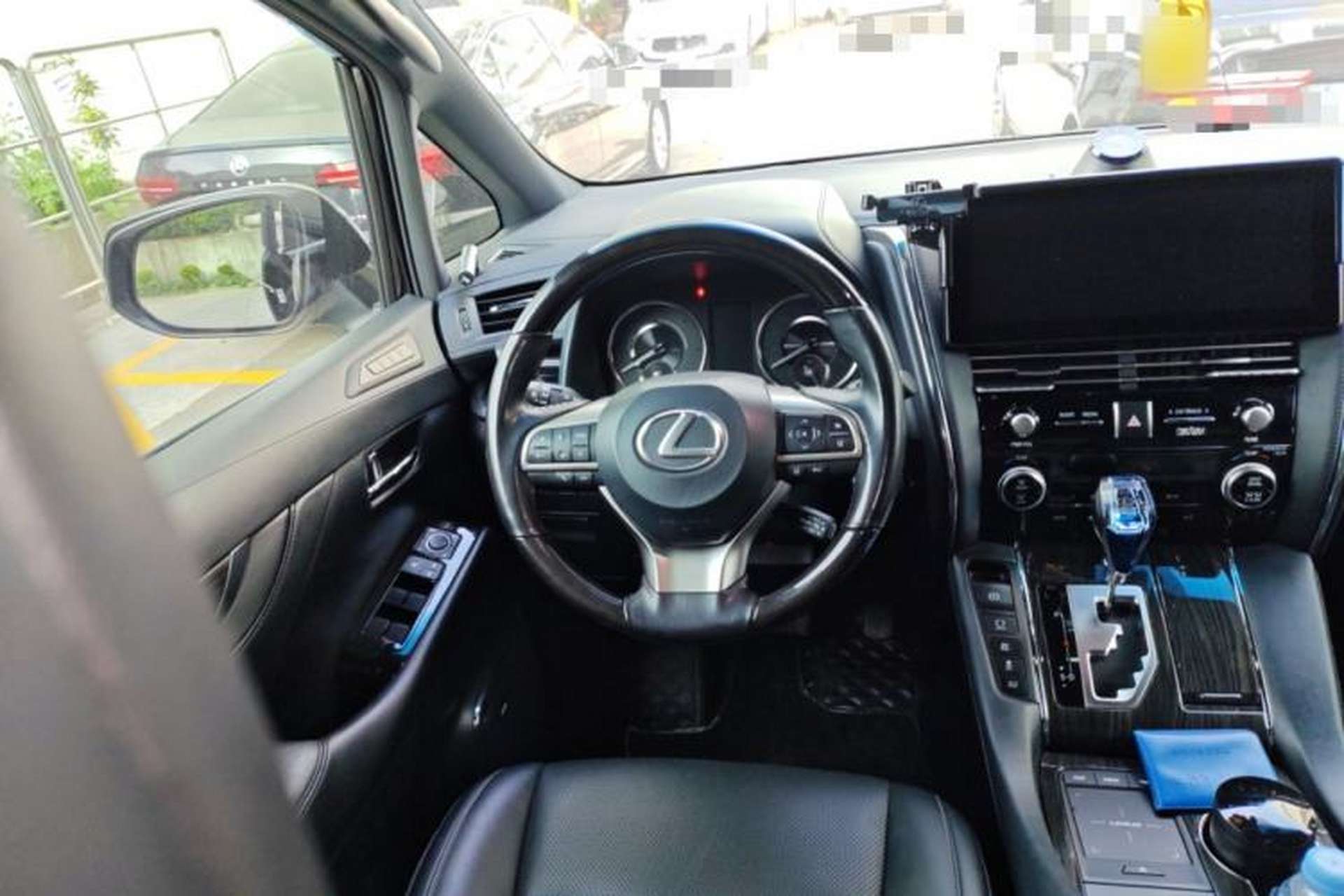 Used Lexus LM 2020 300h Four-Seat Grand Edition Steering Wheel