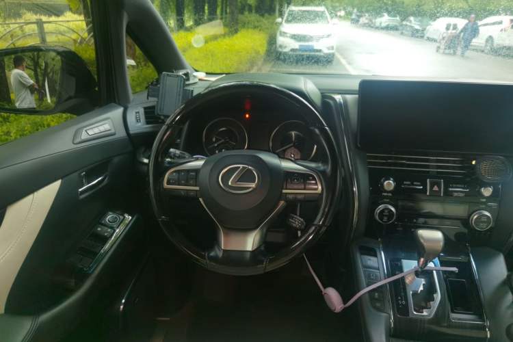 Used Lexus LM 2020 300h Seven-Seat Elegant Edition Steering Wheel