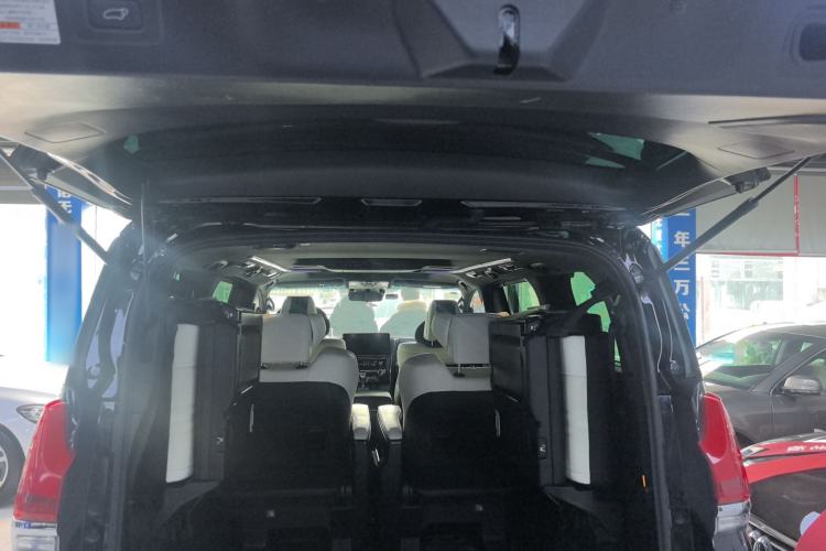 Used Lexus LM 2020 300h Seven-Seat Elegant Edition Trunk