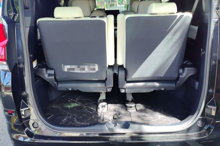 Used Lexus LM 2020 300h Seven-Seat Elegant Edition Trunk