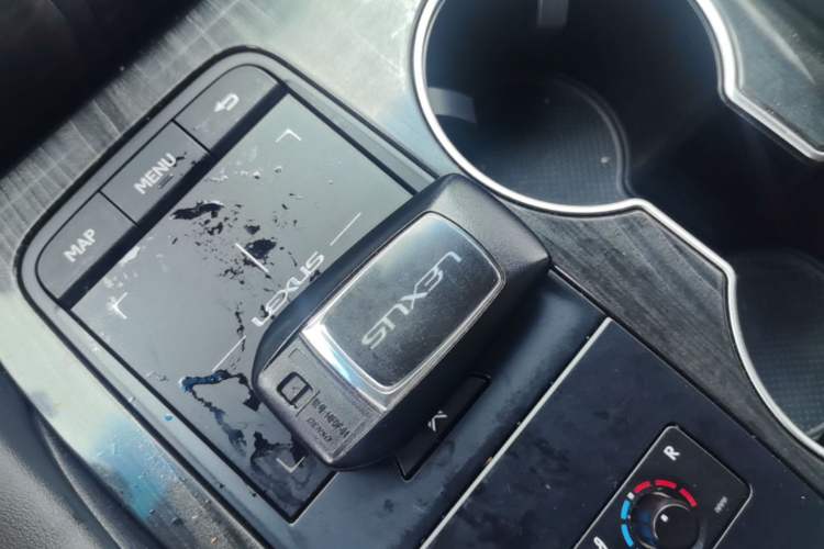 Used Lexus LM 2020 300h Seven-Seat Elegant Edition Vehicle Key