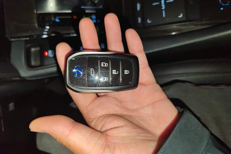 Used Lexus LM 2020 300h Seven-Seat Elegant Edition Vehicle Key