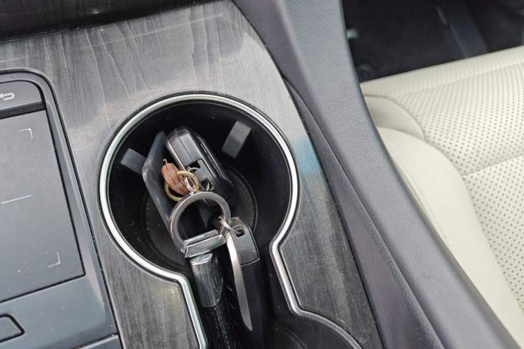 Used Lexus LM 2020 300h Seven-Seat Elegant Edition Vehicle Key