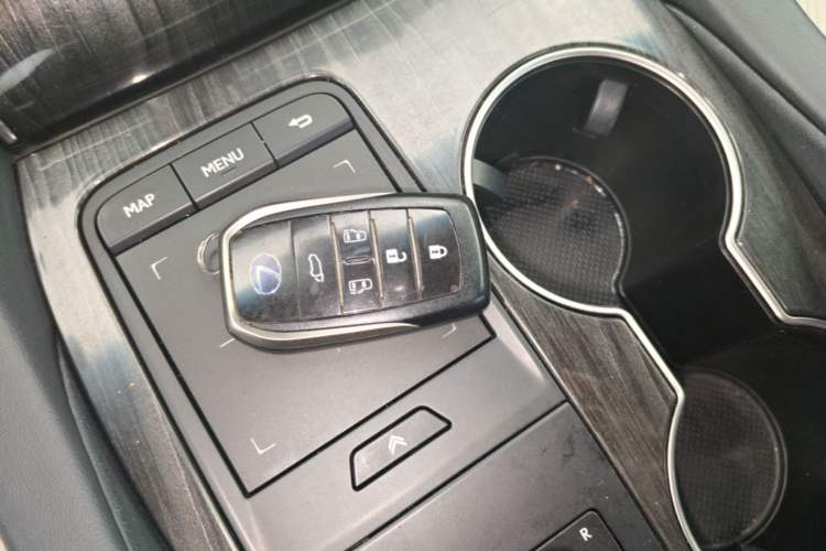 Used Lexus LM 2020 300h Seven-Seat Elegant Edition Vehicle Key