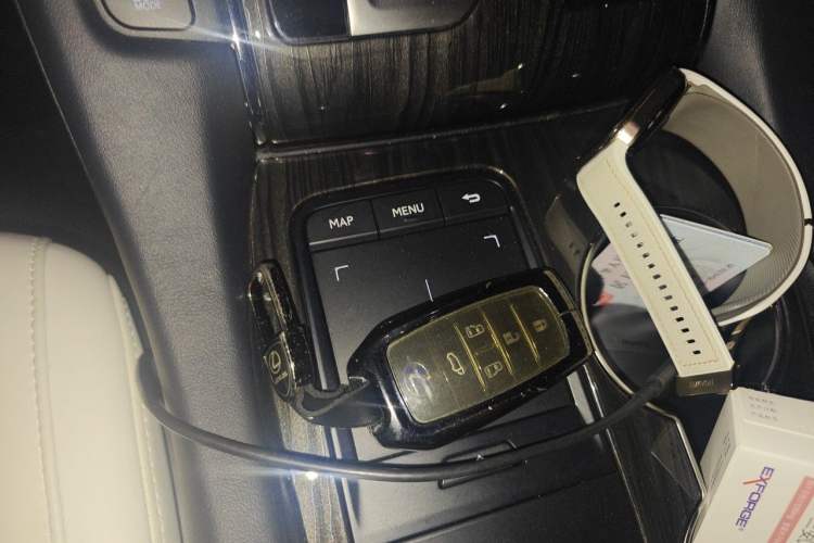 Used Lexus LM 2020 300h Seven-Seat Elegant Edition Vehicle Key