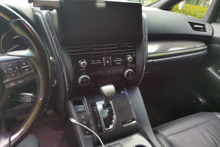 Used Lexus LM 2020 300h Seven-Seat Elegant Edition Audio And AC Panel
