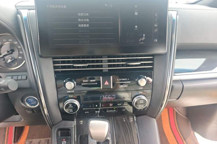 Used Lexus LM 2020 300h Seven-Seat Elegant Edition Audio And AC Panel