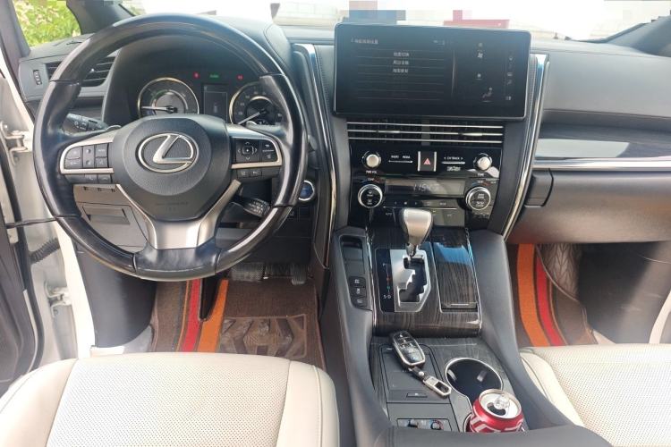 Used Lexus LM 2020 300h Seven-Seat Elegant Edition Center Console