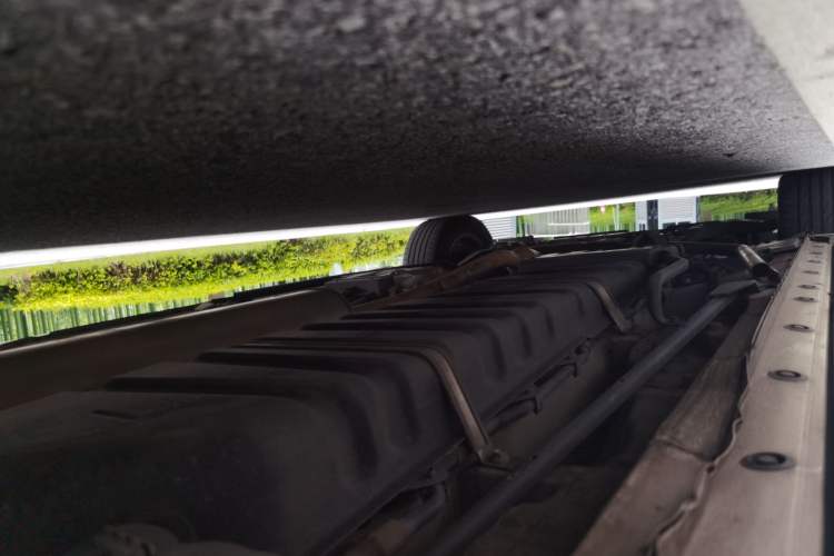 Used Lexus LM 2020 300h Seven-Seat Elegant Edition Chassis Rear Left