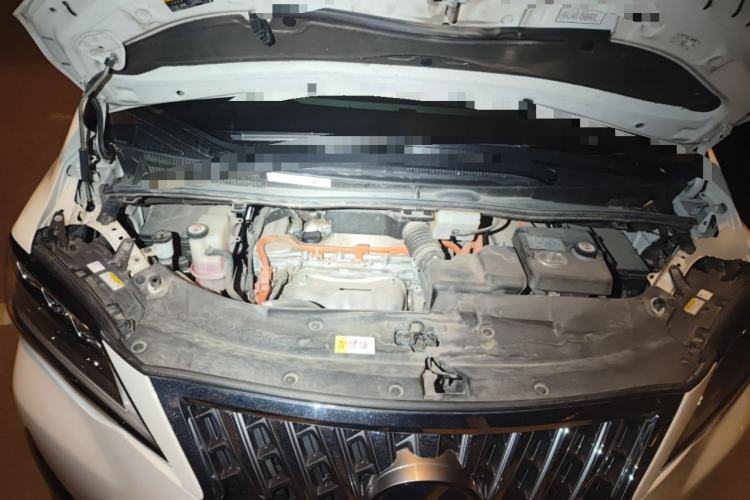 Used Lexus LM 2020 300h Four-Seat Grand Edition Engine Bay
