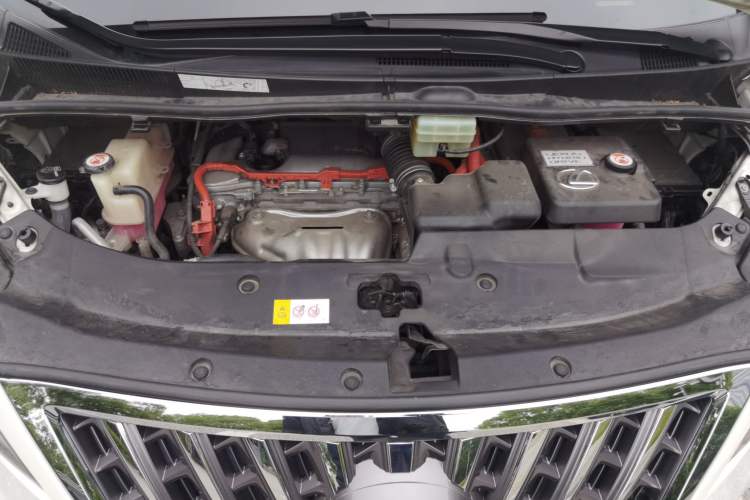 Used Lexus LM 2020 300h Seven-Seat Elegant Edition Engine Bay