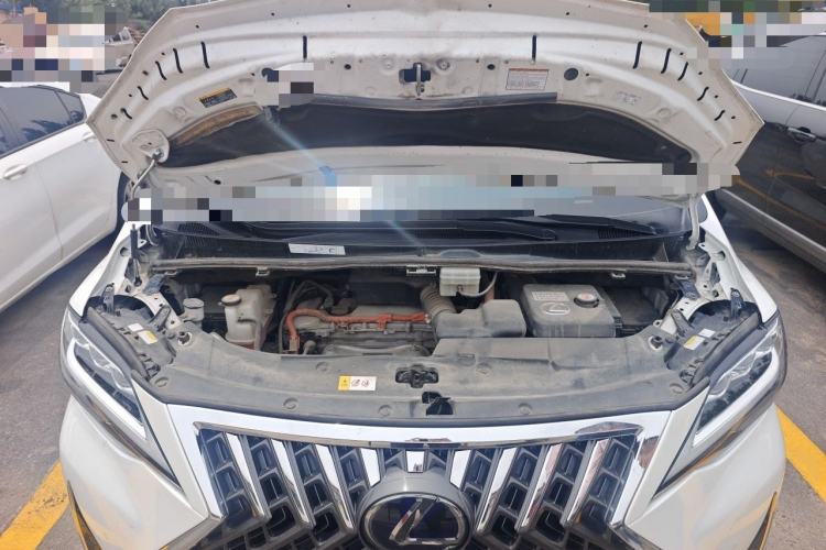 Used Lexus LM 2020 300h Seven-Seat Elegant Edition Engine Bay
