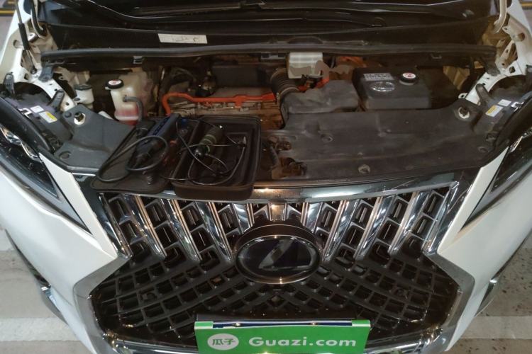 Used Lexus LM 2020 300h Four-Seat Grand Edition Engine Bay