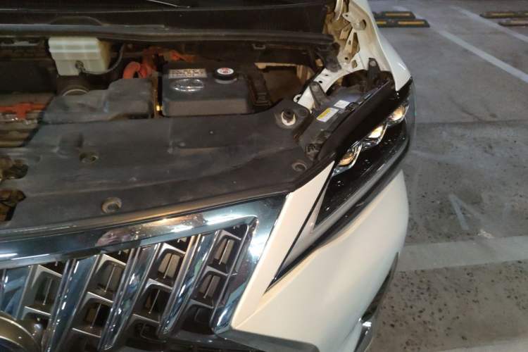 Used Lexus LM 2020 300h Four-Seat Grand Edition Engine Bay Left