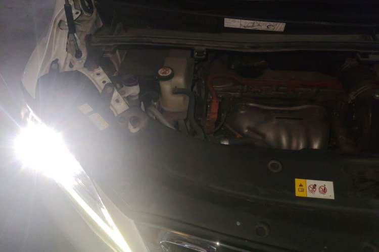Used Lexus LM 2020 300h Seven-Seat Elegant Edition Engine Bay Right