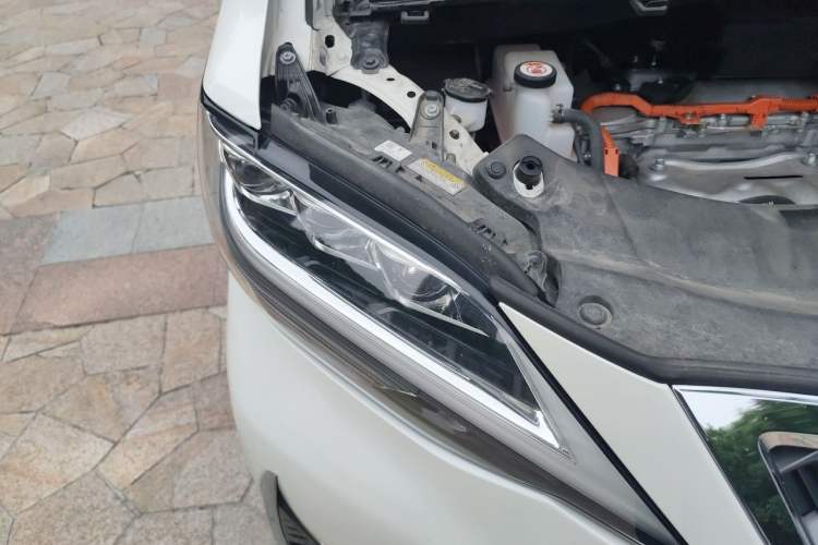 Used Lexus LM 2020 300h Four-Seat Grand Edition Engine Bay Right