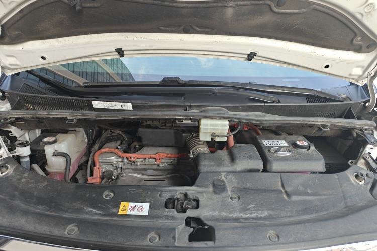 Used Lexus LM 2020 300h Seven-Seat Elegant Edition Engine Bay