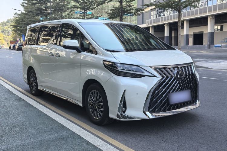 Used Lexus LM 2020 300h Seven-Seat Elegant Edition Exterior 2