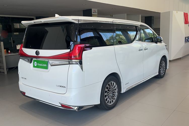 Used Lexus LM 2020 300h Seven-Seat Elegant Edition Exterior 3