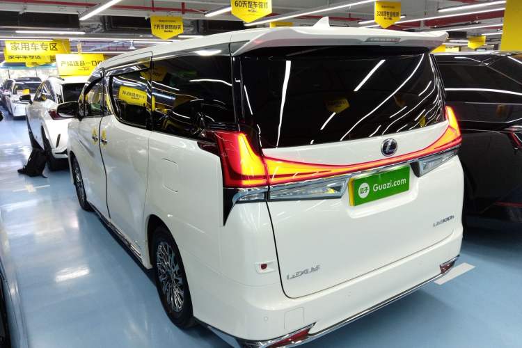 Used Lexus LM 2020 300h Seven-Seat Elegant Edition Exterior 3