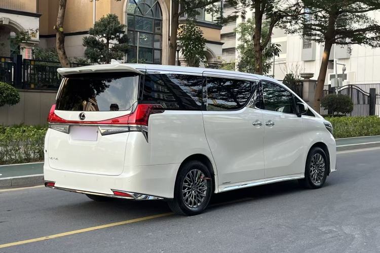 Used Lexus LM 2020 300h Seven-Seat Elegant Edition Exterior 5