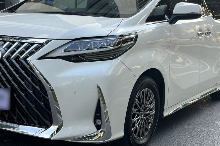 Used Lexus LM 2020 300h Seven-Seat Elegant Edition Exterior 6
