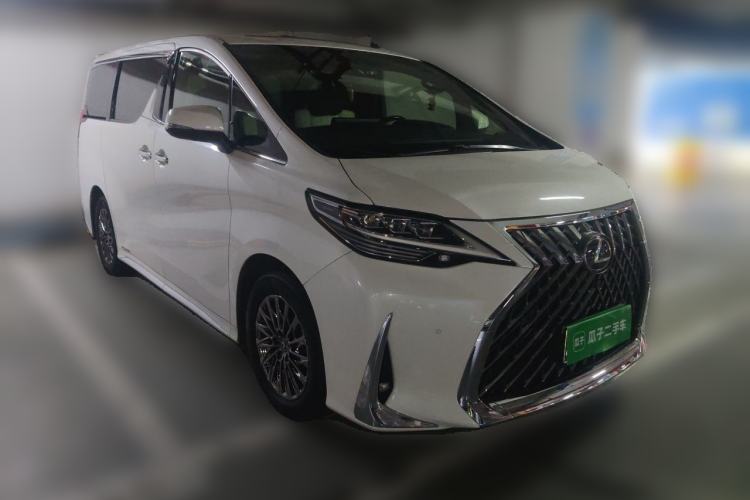 Used Lexus LM 2020 300h Seven-Seat Elegant Edition Front Right 45 Deg
