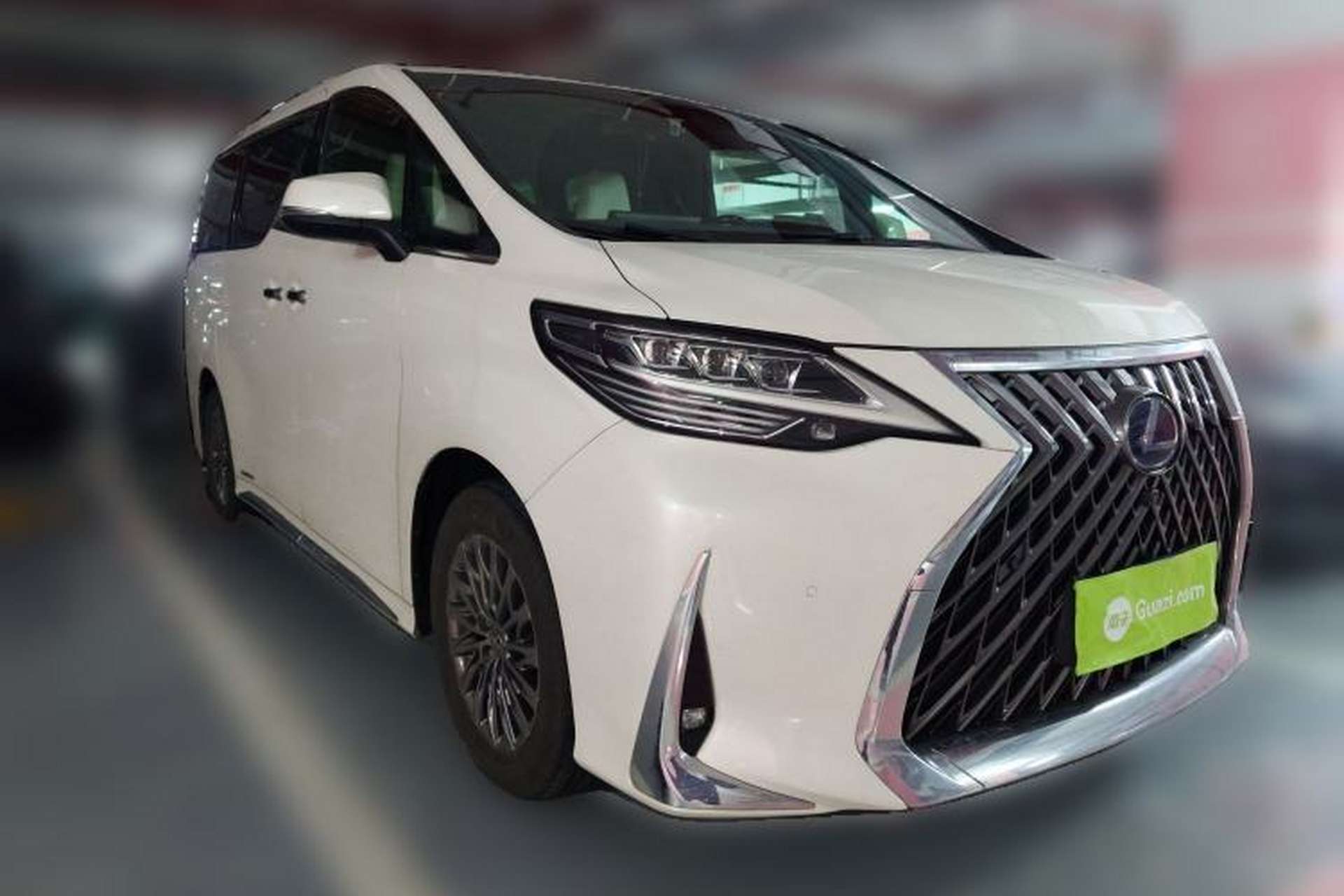 Used Lexus LM 2020 300h Four-Seat Grand Edition Front Right 45 Deg