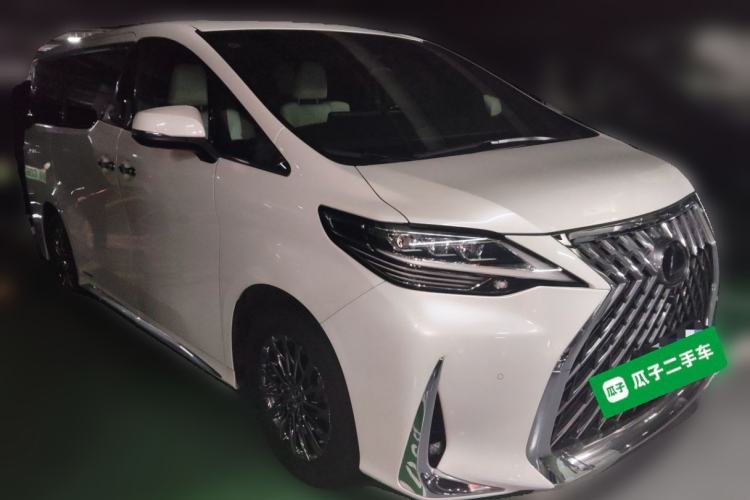 Used Lexus LM 2020 300h Four-Seat Grand Edition Front Right 45 Deg