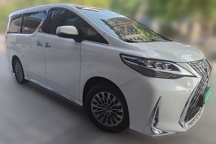 Used Lexus LM 2020 300h Seven-Seat Elegant Edition Front Right 45 Deg