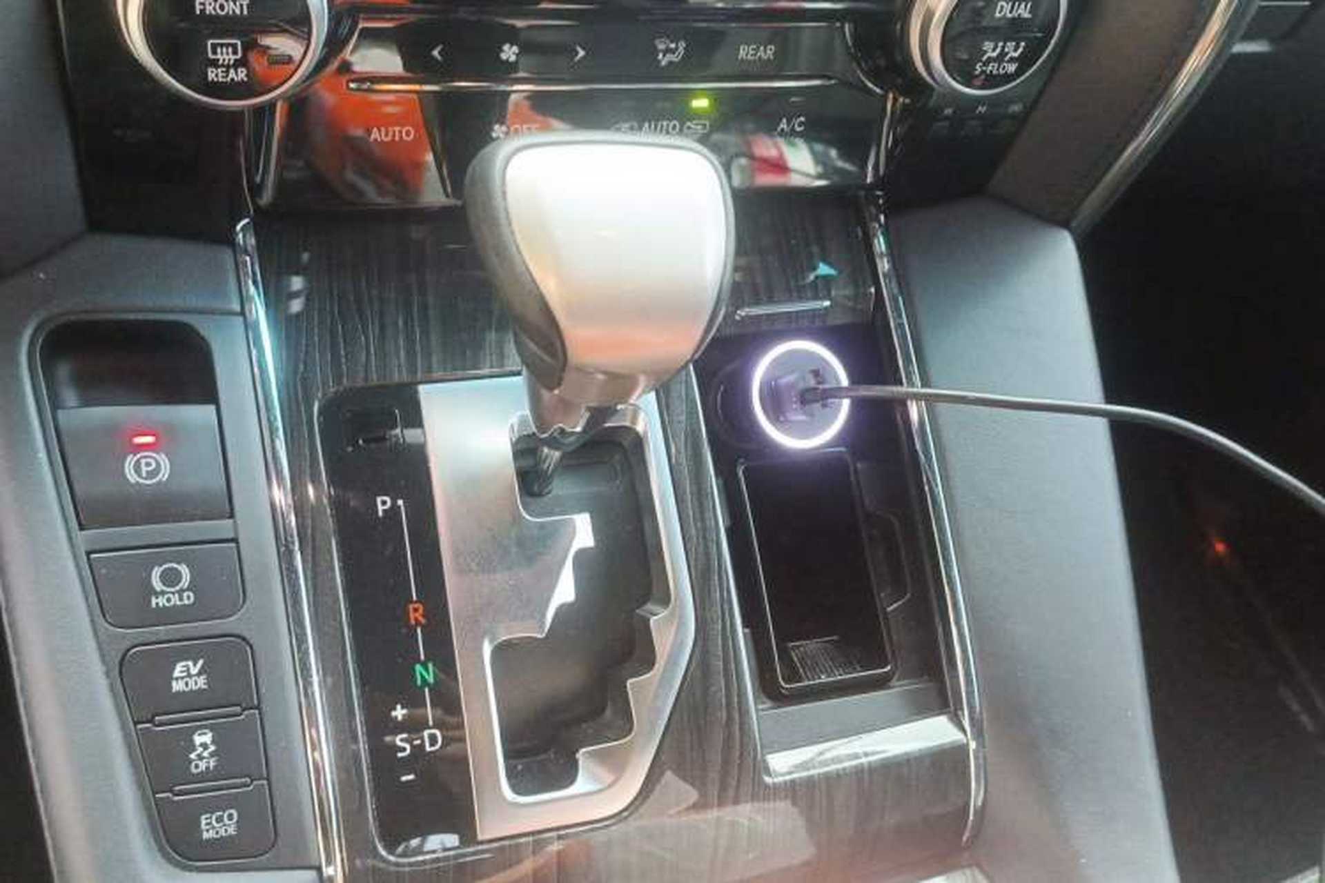 Used Lexus LM 2020 300h Four-Seat Grand Edition Gear Lever