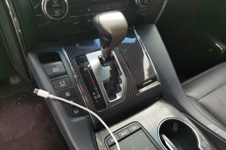 Used Lexus LM 2020 300h Seven-Seat Elegant Edition Gear Lever