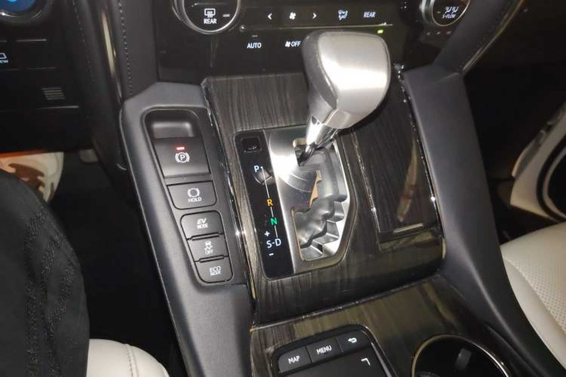 Used Lexus LM 2020 300h Four-Seat Grand Edition Gear Lever