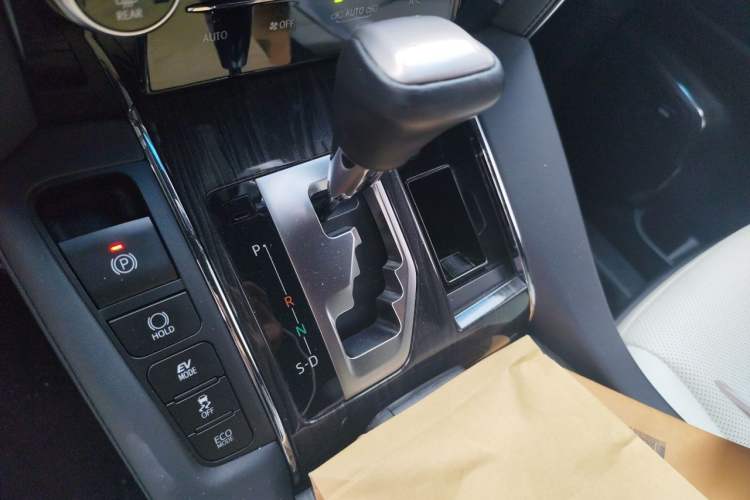 Used Lexus LM 2020 300h Four-Seat Grand Edition Gear Lever