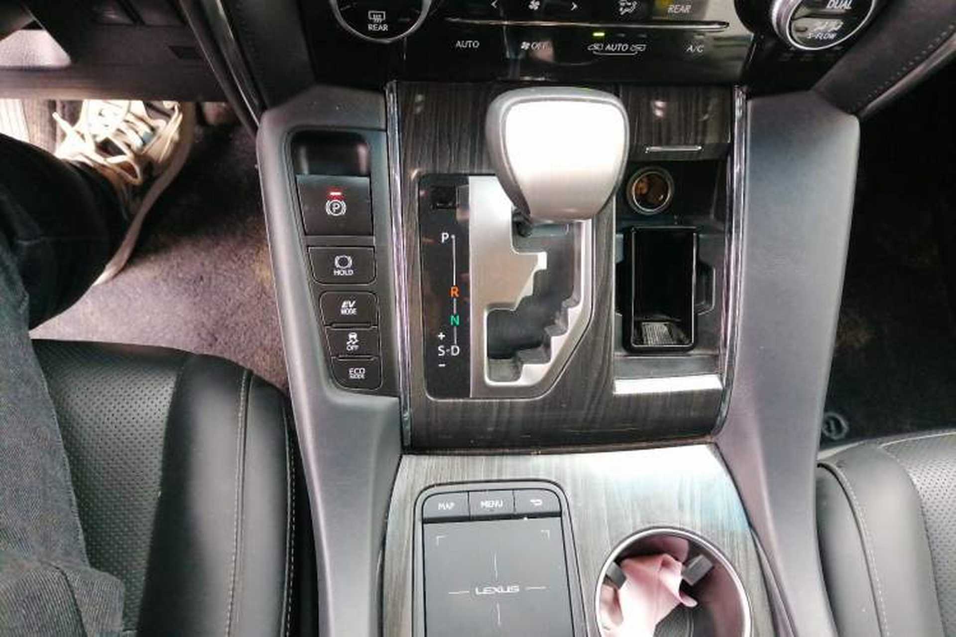 Used Lexus LM 2020 300h Four-Seat Grand Edition Gear Lever