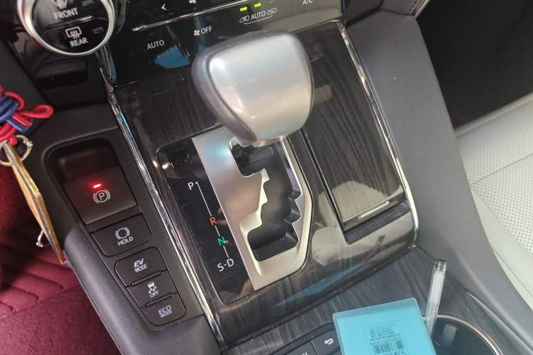 Used Lexus LM 2020 300h Seven-Seat Elegant Edition Gear Lever