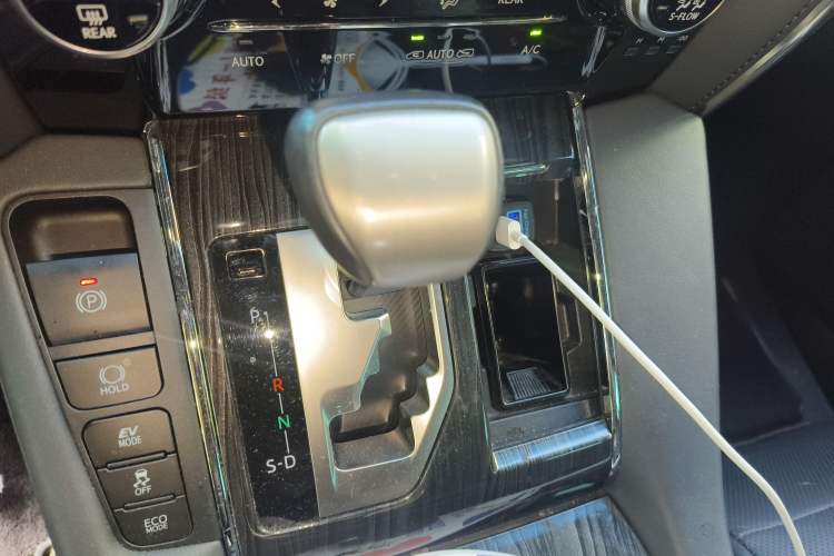 Used Lexus LM 2020 300h Seven-Seat Elegant Edition Gear Lever